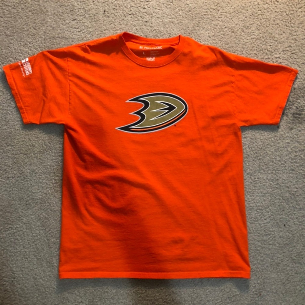 Men's Large Anaheim Ducks T-Shirt
